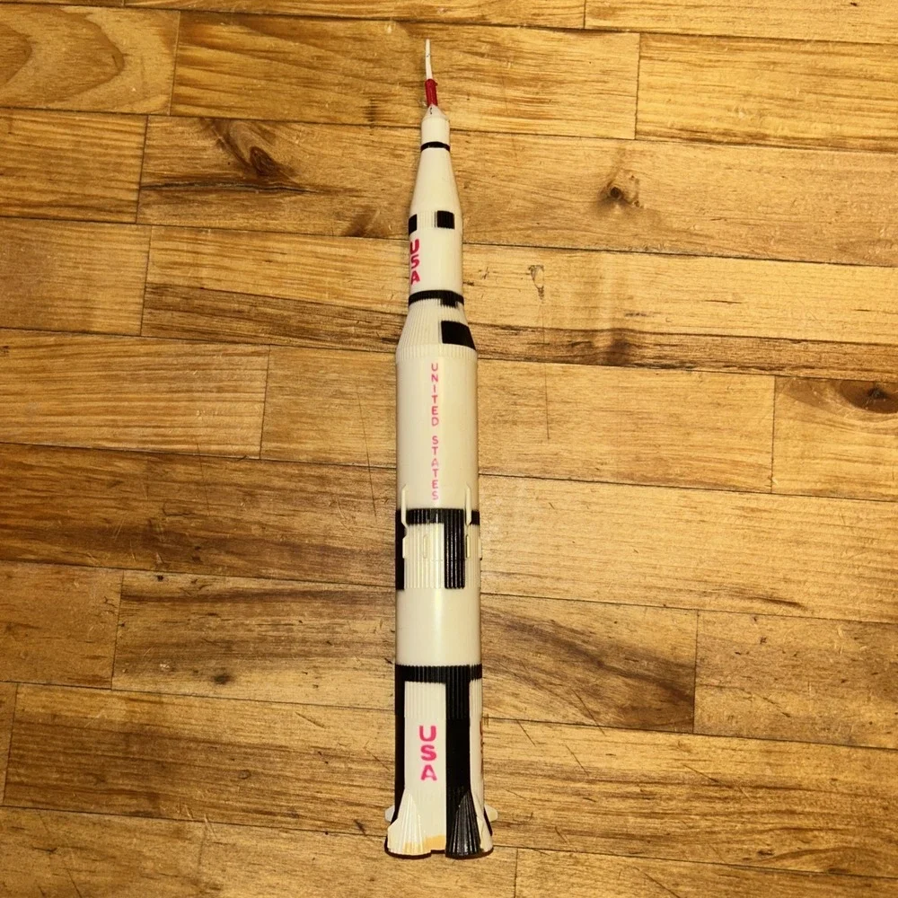 Vintage Saturn V Rocket Model Toy USA‎ D2